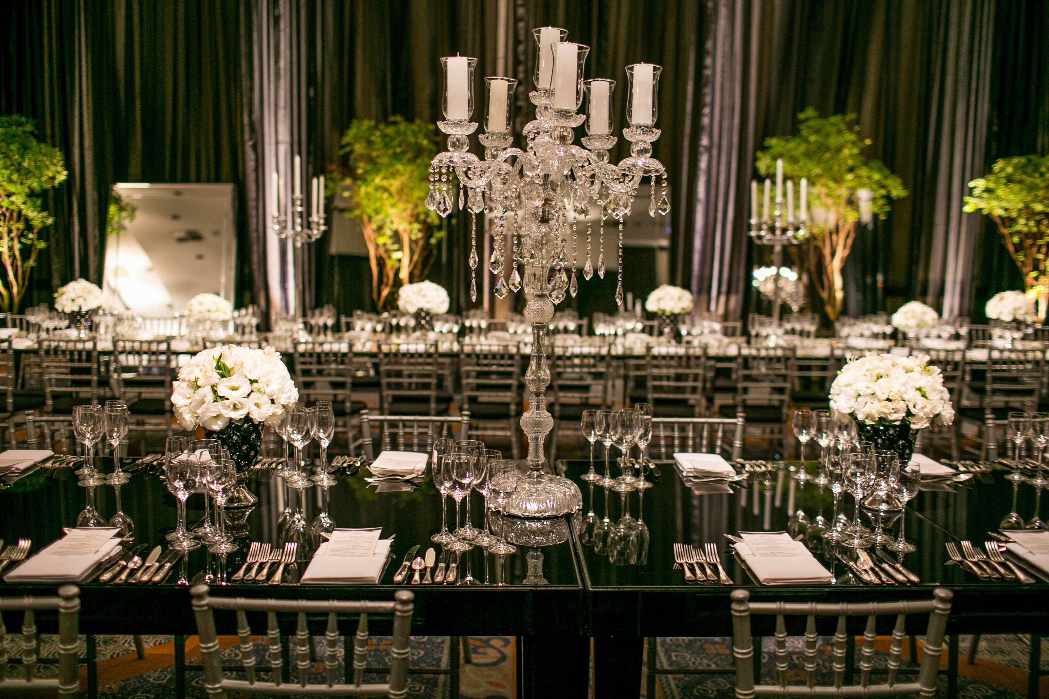 Radisson Hotel Куритиба Экстерьер фото A table set for a formal dinner