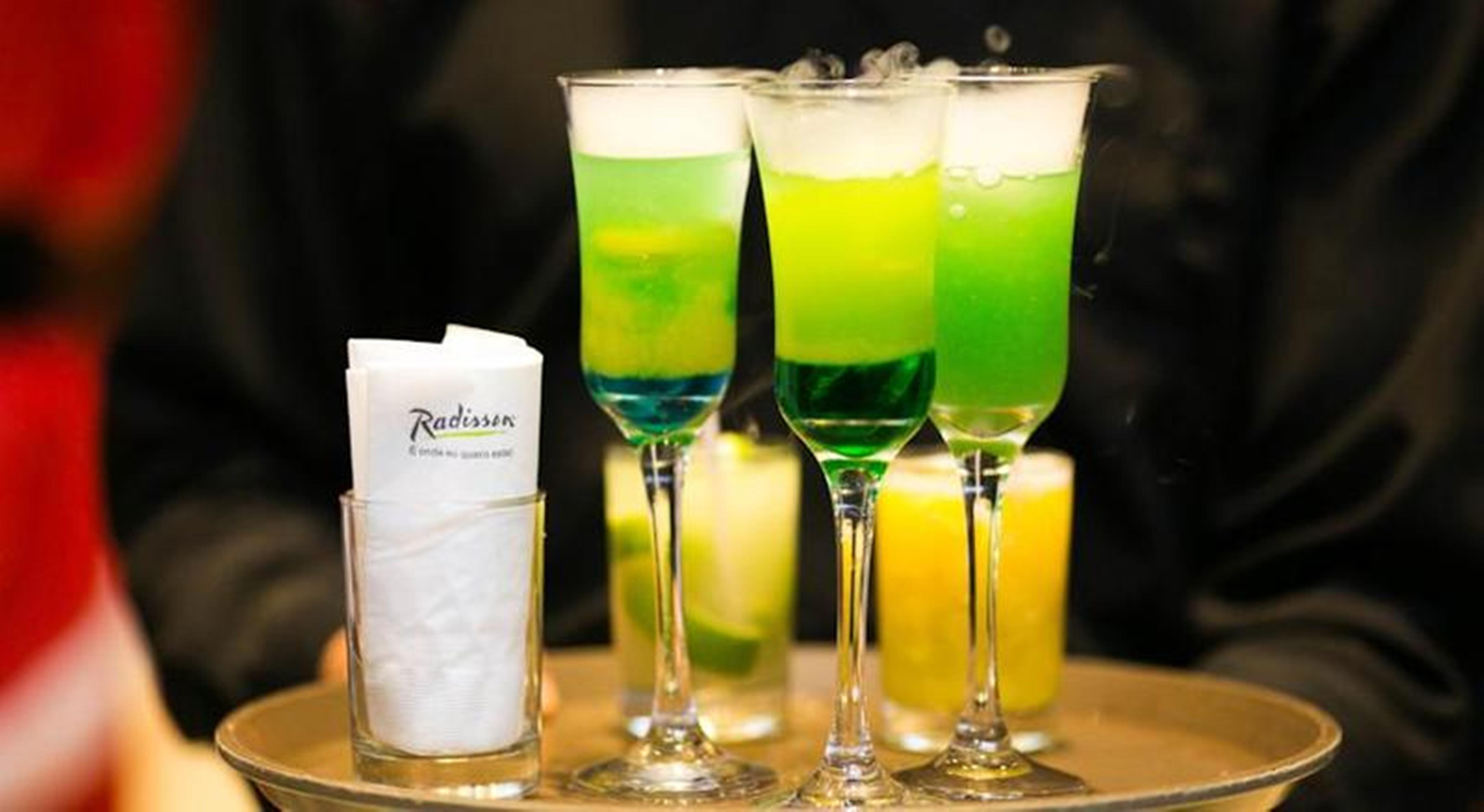 Radisson Hotel Куритиба Экстерьер фото A selection of cocktails