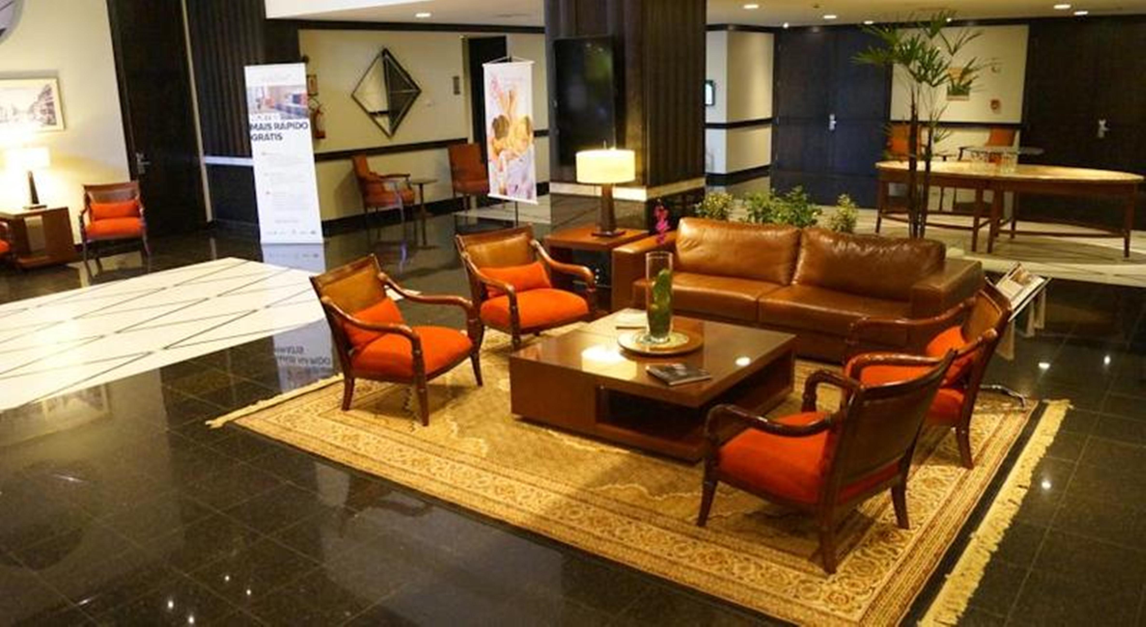 Radisson Hotel Куритиба Экстерьер фото The lobby of the hotel