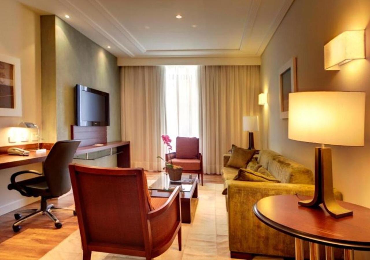 Radisson Hotel Куритиба Экстерьер фото A suite at the InterContinental